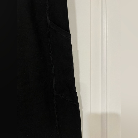 Calvin Klein Cropped Leggings with Pockets NWOT - Picture 3 of 5